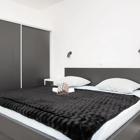 Luxury Brodarica With Balcony Seaview Apartment