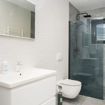 Luxury Brodarica With Balcony Seaview *