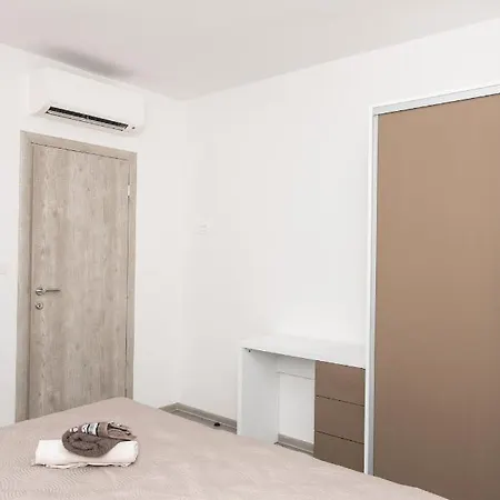 Luxury Brodarica With Balcony Seaview Apartment