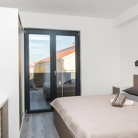 Luxury Brodarica With Balcony Seaview *