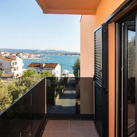 Luxury With Balcony Seaview Apartamento Brodarica (Sibenik-Knin)