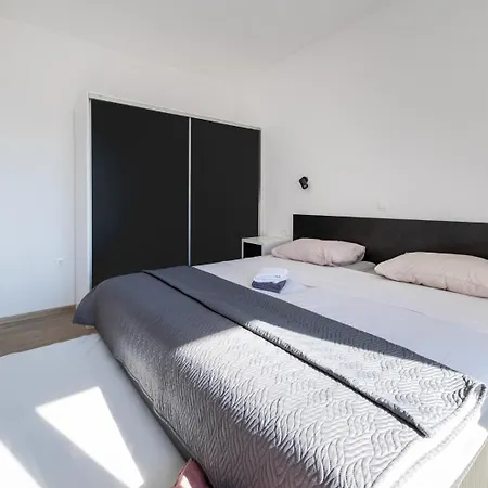 Apartment Luxury With Balcony Seaview *